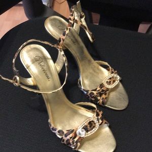 Very sexy animal print sandals.